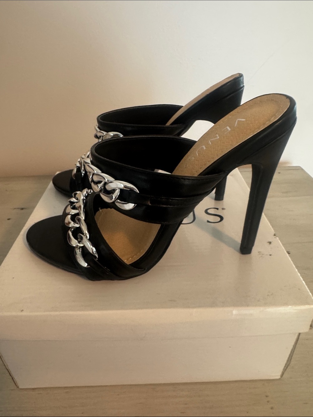 BRAND NEW!! VENUS Black Slide Mules with Silver Chain Accents